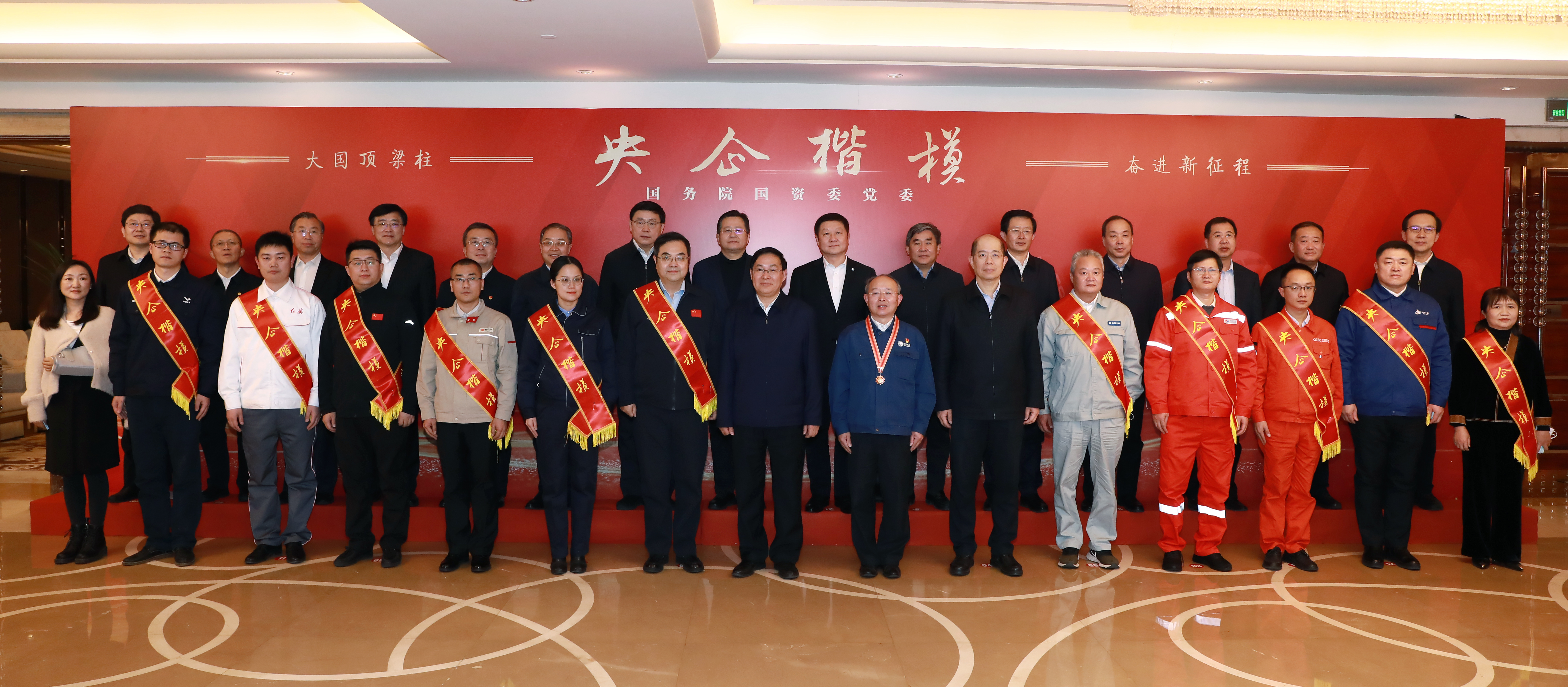 1676596553777089215.jpg 27253275.jpg